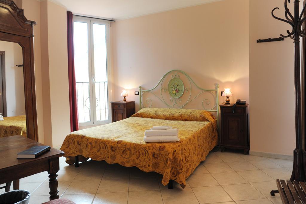 Hotel Giuseppe Ventimiglia Esterno foto